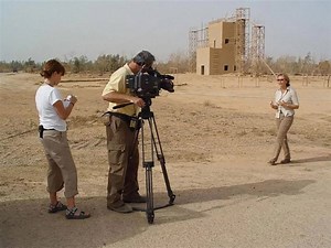 Hoy nuestra presentadora Maria E Salinas vuelve a hacer historia al convertirse en la primera mujer reportera y primera latina en entrar al salón de la fama de las emisoras de radio y televisión de EEUU. En esta galería podemos recorrer cómo ha sido parte de su carrera periodística. http://uni.vi/5nqs30b7LNv | Aquí y Ahora