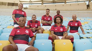 É o novo Manto Rubro-Negro que acaba de chegar na adidas, nas lojas oficiais do Flamengo e em outros pontos físicos e on-line. Pegue logo o seu: http://bit.ly/37MiHkk #adidasFla #patrocínio | Clube de Regatas do Flamengo