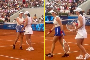 ‘Insincere and fake’ – New footage shows Danielle Collins and Iga Swiatek in heated exchange after Paris Olympics match