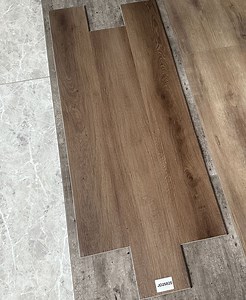 [Hot Item] Virgin Material Eco-Friendly Waterproof Fireproof Wear Resistant Durable Vinyl Click Tile