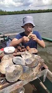 2.3M views · 26K reactions | Shell na masarap sa inihaw na may kasamang saging na saba #seafoodlife #fblifestyle #seafoods #seafoodspecial | Mandaragat blog | Facebook