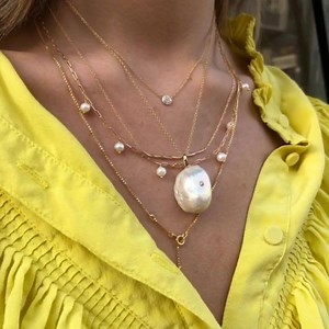 Launching new PEARL STYLES https://othmar.dk/collections/pearls Read the newsletter https://mailchi.mp/othmar/pearls Go sprinkle your everyday-look with some pearl-glaze and diamonds! Go for the dramatic oversized RIO PEARLs https://othmar.dk/collections/rio-pearls or the smaller everyday OYSTER styles https://othmar.dk/collections/oyster Let´s tempt you with these beauties: The RIO PEARL Lush Bracelet 2148.- https://bit.ly/2GKoyee The OYSTER Grith Earring 175.- https://bit.ly/2GVotDQ We love th