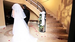 Novia afroamericana y novio caucásico caminan: video de stock (totalmente libre de regalías) 2670347 | Shutterstock