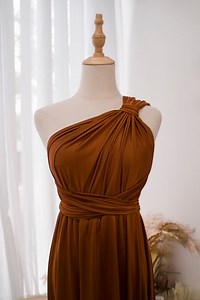 Small accessory, big upgrade 💅 The Styling Band makes your infinity dress look and feel next-level. Shop now: https://www.modelchic.com.au/shop-infinity-dresses/ | Model Chic