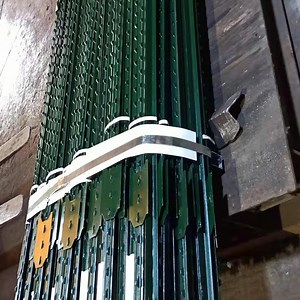 [Hot Item] Galvanized Steel Fence T Post Studded Metal Pole