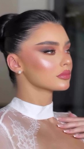 2024 Fresh Makeup Look on Clear Glowing Glass Skin The perfect #makeup look combo? Dewy Look x Light Brown Colored Contacts  Hit the ❤️ button if you agree! And yes, those gorgeous brown eyes are no other than the beautiful Bella Elite Sandy Brown #coloredcontacts #eyecolor #browneyes #makeup #makeuplook #viralaudio #makeupartist #mua #trendingreel #trendingmakeup #viralvideos #glassskin #skincare #freshmakeup | lens.me | Facebook