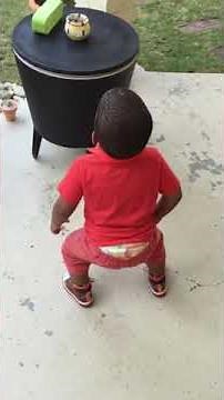 Baby dancing Uptown Funk