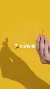 Pus pus pus 😘 Uusi Taffel Cruncheez Hot Chili on ihan täydellinen juustonaksu. Älä turhaan vala tinaa tänä uutenavuotena vaan ennusta ensi vuotesi näillä hottiksilla! 😁 | Taffel