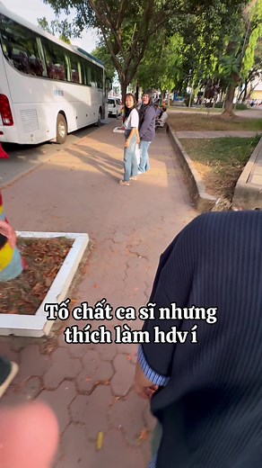 HDV Du Lịch: Tố Chất Ca Sĩ Nhưng Chọn Làm Hướng Dẫn