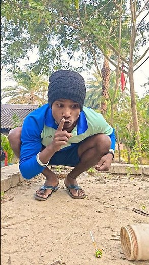 👀🍭🍬Introducing the "VitaWear SmartBand," a next-generation wearable gadget P4