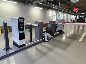 [Hot Item] Intelligent Lane Exit Validator (QR/Barcode Verification, Contactless Payment) Parking Lot