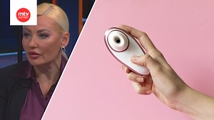 Marika Fingerroos kertoo, mikä naisia viehättää seksileluissa – kuuma somesuosikki sopii myös parisuhdeseksiin: "Nainen tarvitsee jotain muutakin kuin miestä"
