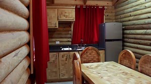 ¡Desconéctate! Disfruta de un fin de semana en nuestras NUEVAS cabañas rústicas🏕 Capacidad para 8 personas - Una recámara con cama matrimonial - Una recámara con 2 juegos de literas - Una estancia con sofá cama - Comedor con 6 sillas - Cocina equipada - Baño completo - Clima - Calefacción Informes al Tel. 1291-9000🌴 Vive la experiencia Bahía #ViveBahía #Cabañas #Acampar Ver menos | Bahia Escondida Hotel, Convention Center & Resort