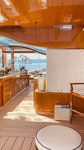 ✨The 96.55-metre superyacht FAITH is a “floating playground” with a beach club fully equipped with a gym, massage room, and an elevator to all decks. Faith has an extensive 30-foot glass pool on the main deck, where the 8-foot deep end dips down to form the transparent ceiling for the beach club below. 🛋️ Interior design by Chahan Interior Design 🏗️ Build by Feadship ✍️ Exterior design by RWD 📸 @bennywilloughby and @wordontheteakk #Faith #Feadship #beachclub #superyacht #yacht #yachtdesign #i