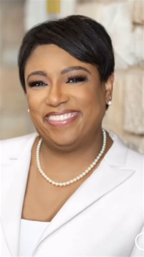 Congratulations to the 2025–2027 Eastern Area Leadership of The Links, Incorporated! We proudly celebrate and extend heartfelt congratulations to the elected / re-elected officers who will lead with vision, strength, and a steadfast commitment to service: Lisa Loury Lomas, Ph.D – Eastern Area Director Barbara Burton – Vice Director Denise R. Lewis – Secretary Dawn L. Hankin – Treasurer Sharon L. Hopson – Nominating Chair These extraordinary women are poised to elevate and empower our Area throug