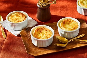Cheesy Grits Soufflé