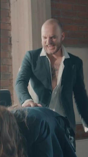 Sex im Büro: Teil 5 - heute bei Knick Knack 2.Geil - SHORTS