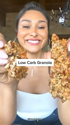 HOMEMADE LOW CARB GRANOLA!! 🙌 #foodie #Recipe #chef #deliciousfood #tasty #foodlover #foodblogger #cookingrecipe #cooking #cookies #homemade #yum #yummyfood #reelsfb #fyp #fypシ | Lowcarb Love