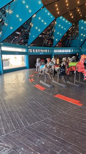 128K views · 976 reactions | Isn't she GLORIOUS!!!  The Derby Racer Pleasure Beach Resort #derbyracer #steeplechase #grandnational #horses #horseracing #horseriding #blackpool #blackpoolpleasurebeach #pleasurebeach #cedardowns #cedarpoint #coneyisland #rollercoastertycoon #carousel #wurlitzer #themepark #amusementpark #achterbahn #freizeitpark #rides #rollercoaster #foryou #fbreels | Thrills and Food | Facebook