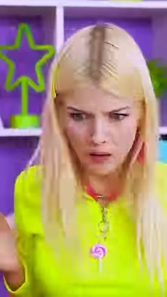 23K views · 269 reactions | Situaciones con la Chica Buena VS Mala por RATATA | Ratata Spanish | Facebook