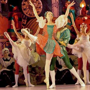 27 reactions | Stars of this festive season’s ballet 'A Christmas Carol' Mcebisi Elvis Nonjeke and Fanelo Ndweni share what really got them into dance 並 Tune into #TheInsiderSA this Monday at 6pm on SABC 3 to find out! | The Insider SA | Facebook