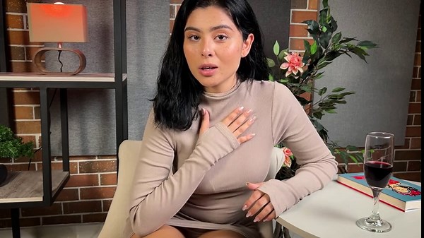 Roleplay- TU madrasta Colombiana se queda impactada con tu pene
