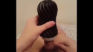 010 Masturbate using Tenga Flex &lpar;Moova&rpar;