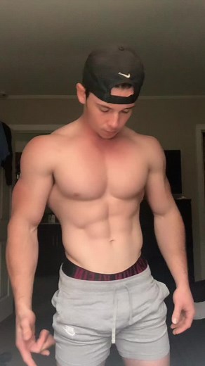 My posing sucks y’all lol #fyp #foryoupage #virał #fitness #body