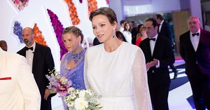IN BEELD. Prinses Charlène van Monaco duikt na wekenlange afwezigheid weer op