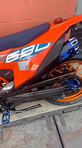 9.6K views · 538 reactions | KTM 690 400m drag racing #eoyinspo24 #motorcycle #maximorpm #bajon #drag #arrancada #alcorte #dragrace #50cc #racing #90cc #motor #speed #2t #italika #supermoto #201m #scooter #moped #yamaha #70cc #hondadio #smallbore #motovelocidad #yamahajog #balapmotor | Maximo R PM | Facebook