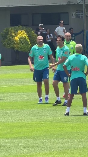 Entrenamiento de Leyendas de México y Brasil #mexico #brasil #futbol #charliecarrillo #TikTokDeportes #TikTokLaJugadaProgram #TikTokPartner