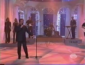 3K views · 187 reactions | Laura Pausini - Entre Tu Y Mil Mares (2000) | Laura Pausini Fans | Facebook