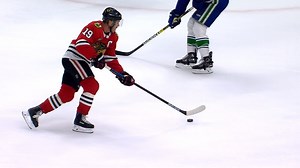 These Jonathan Toews plays never get old. 🚨 | NHL