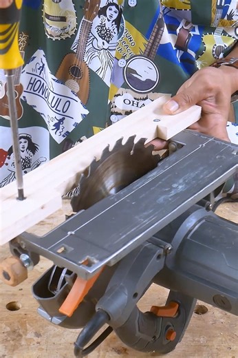 Woodworking DIY and Hack Making Circular Saw Guide Jig Idea #tablesaw #jig #woodhacks #woodcraft #woodart #wooddesign #woodcraft #woodworking #wood #tipswoodworking #wooddiy #woodwork #woodjoinery #Japanesejoinery #joinery #amazing #Wow #tricks #carpentry #carpenter #circular #maker | Woodworking Crafty
