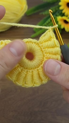 Crochet Tutorial: Handmade Embroidery Techniques