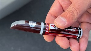 Touch Up Paint for Cars，Car Scratch Remover Pen，Quick And Easy Two-In-One Automotive Car Paint Scratch Repair Pen for various cars (Bright Silver)