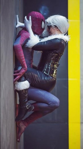Spider-Man and Black Cat Kiss for the First Time! #spiderman #blackcat #kiss #marvel