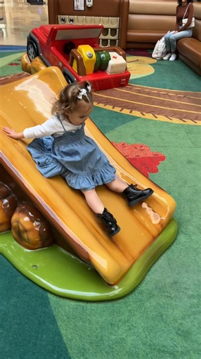 Rain or shine, the fun never stops at our indoor play area! 🛝 Let the little ones climb, slide, and giggle away while you take a break from your shopping. 🛍️ It's a win-win for the whole family! 🙌 📍 Find the play area on the lower level of the west end of Superstition Springs Center. | Superstition Springs Center