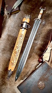 A video demonstration of the legendary Fragarach is here. ⚡️ I believe many of you will enjoy this presentation . Have a beautiful rest of the day! 🍻🕯️ —————————————- Video ukážka legendárneho Fragaracha je tu. ⚡️ Verím, že mnohým z vás sa táto prezentácia bude páčiť. Majte krásny zvyšok dňa! 🍻🕯️ #fragarach #artwork #functionalart #silver #bronze #celticmythology #patternweldedsword #sword #legendarysword #presentation | VKBlades