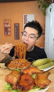 Eating Show, Eating yummy fried chicken thigh, pork ribs, pork stomach, pork intestine and fried noodles | AE Monkey