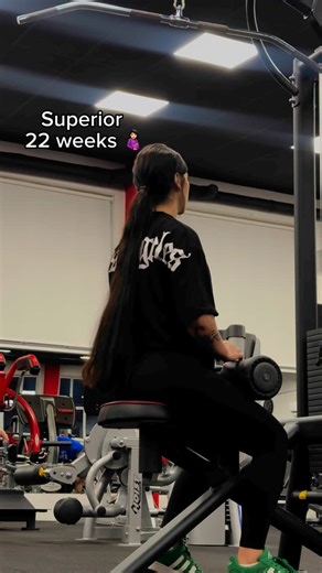 Micaele Bastazini on Instagram: "Treino de superiores 🔥"
