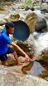 gold discovery process | traditional gold extraction process | super material containing gold | gold nugget $1500 in bedrock crack 😱‼️⛏️ amazing #puregold #goldmine #goldhunter #goldprocessing #goldextraction #goldminer #goldpanning #goldhunting | Otriadi