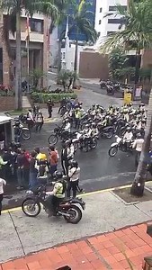 CRIMINAL. PNB roba un camión CAVA, lo llenan de estudiantes secuestrados y lo cierran con candado mientras los muchachos se asfixian!! | María Corina Machado
