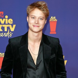 Outer Banks’ Rudy Pankow Defends Girlfriend Elaine Siemek From “Disrespect and Harassment”