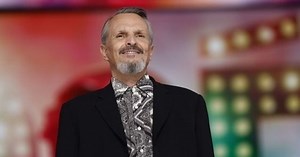 Miguel Bosé cumple 70 años en plena gira por América Latina con su 'Importante Tour'