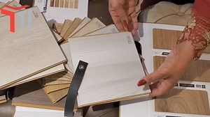 Design and Pattern Detail the main visual theme of the wallpaper, such as floral, geometric, abstract, or nature-inspired. Mention if the patterns are intricate, minimalist, or bold. Color Scheme Include the primary colors used, and note if the palette is vibrant, muted, pastel, or monochromatic. Describe how the colors interact and the overall mood they create. Texture and Finish the texture of the wallpaper—whether it’s smooth, embossed, textured, or metallic. Mention finishes like matte, glos