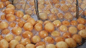 Closeup Frying Thai Snack Call Quail : vidéo de stock (100 % libre de droit) 1037596397 | Shutterstock