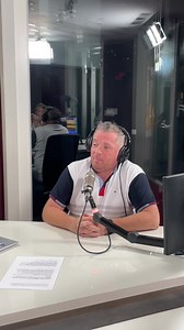 7.7K views · 197 reactions |  Toamnelor și tomnilor, am „DesKiss Dimineața” cu Ciprian Dinu și invitatul său întârziat, Cătălin Oprișan. CO: „Nu voi veni niciodată de la 7:00, pentru că o să creadă lumea că sunt nebun după muncă.”  Ce încurajări aveți pentru noii matinali? Lăsați-le în comentarii. ⬇️ | Kiss FM | Facebook