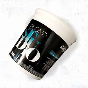 Za postizanje savršene blonde nijanse najbolji prijatelj frizera je definitivno BlondStudio. Da li se slažete? ;) | L'Oréal Professionnel
