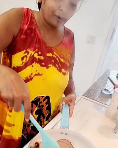 28K views · 704 reactions | Quick & easy burgers with mushrooms, onions and avocado on a bed of Lettuce. late lunch for the Boyz.. What's on the dinner menu tonight? We may have take out Thai food 樂 #sandysbackyardkitchen #Guyana #newyork #keylargo #burgers #mushrooms #DiscoverGuyana #Florida #gracefoods #Jerkseasoning | Sandy's Backyard Kitchen/Garden | Facebook